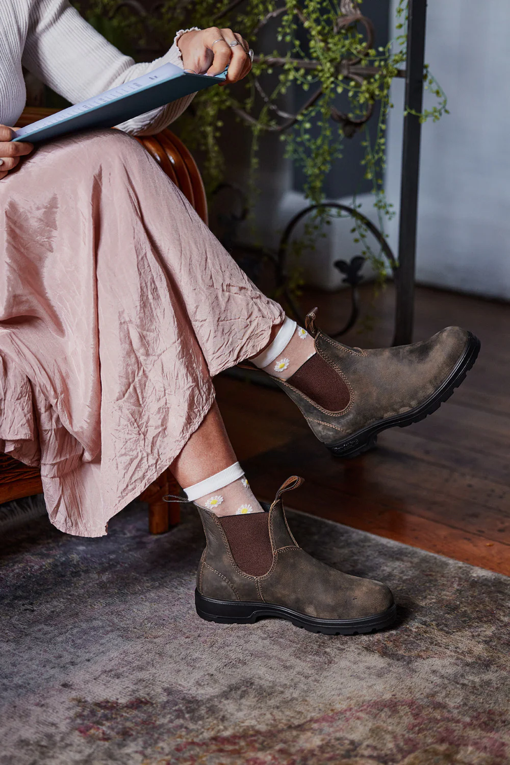 Women's Classics #585 - Image 16